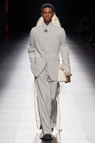 Look 9